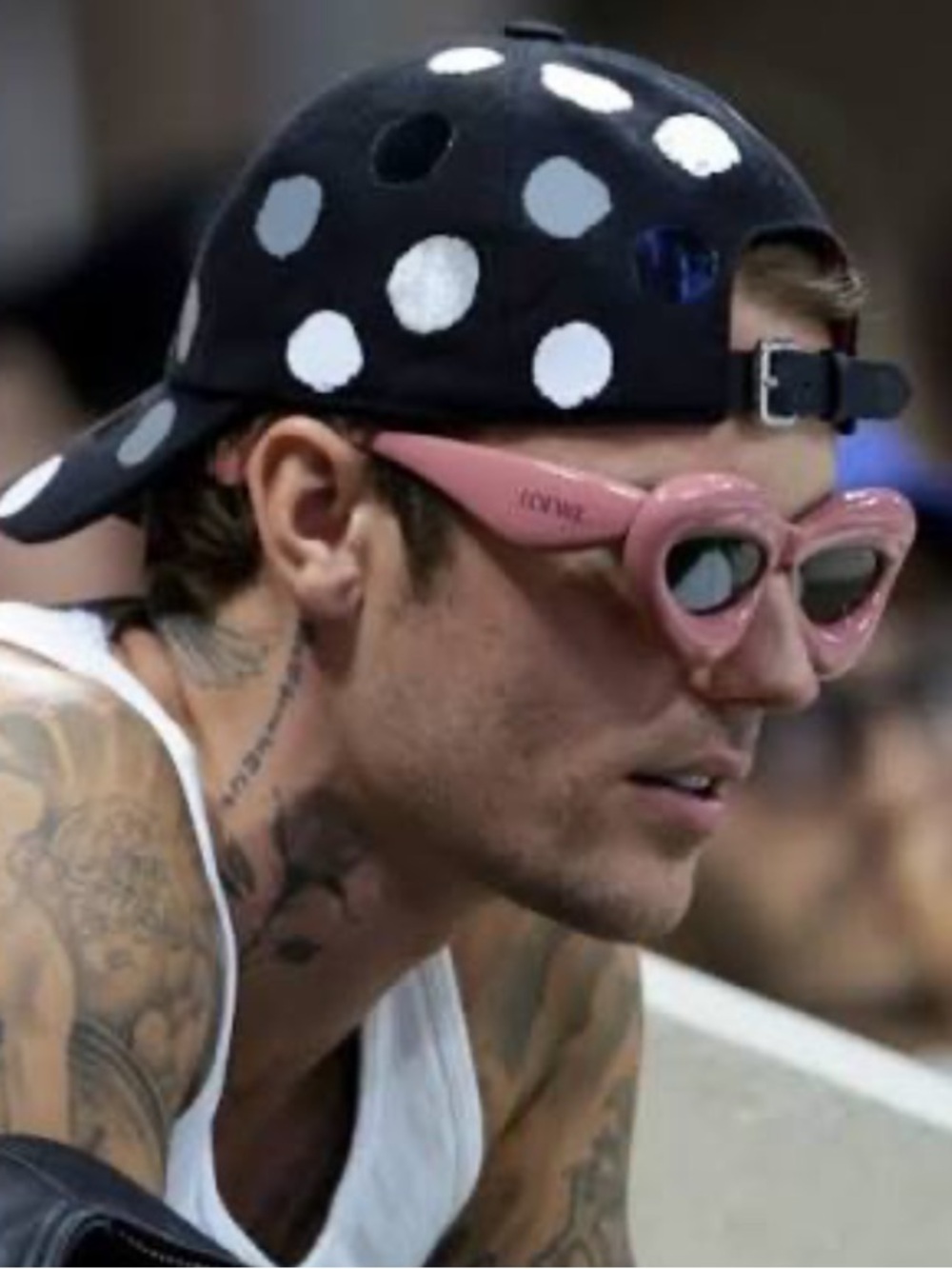 Excluded Loewe Sunglasses, New 340 - Picture 7 of 13